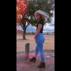 Meet your Posher, Elena